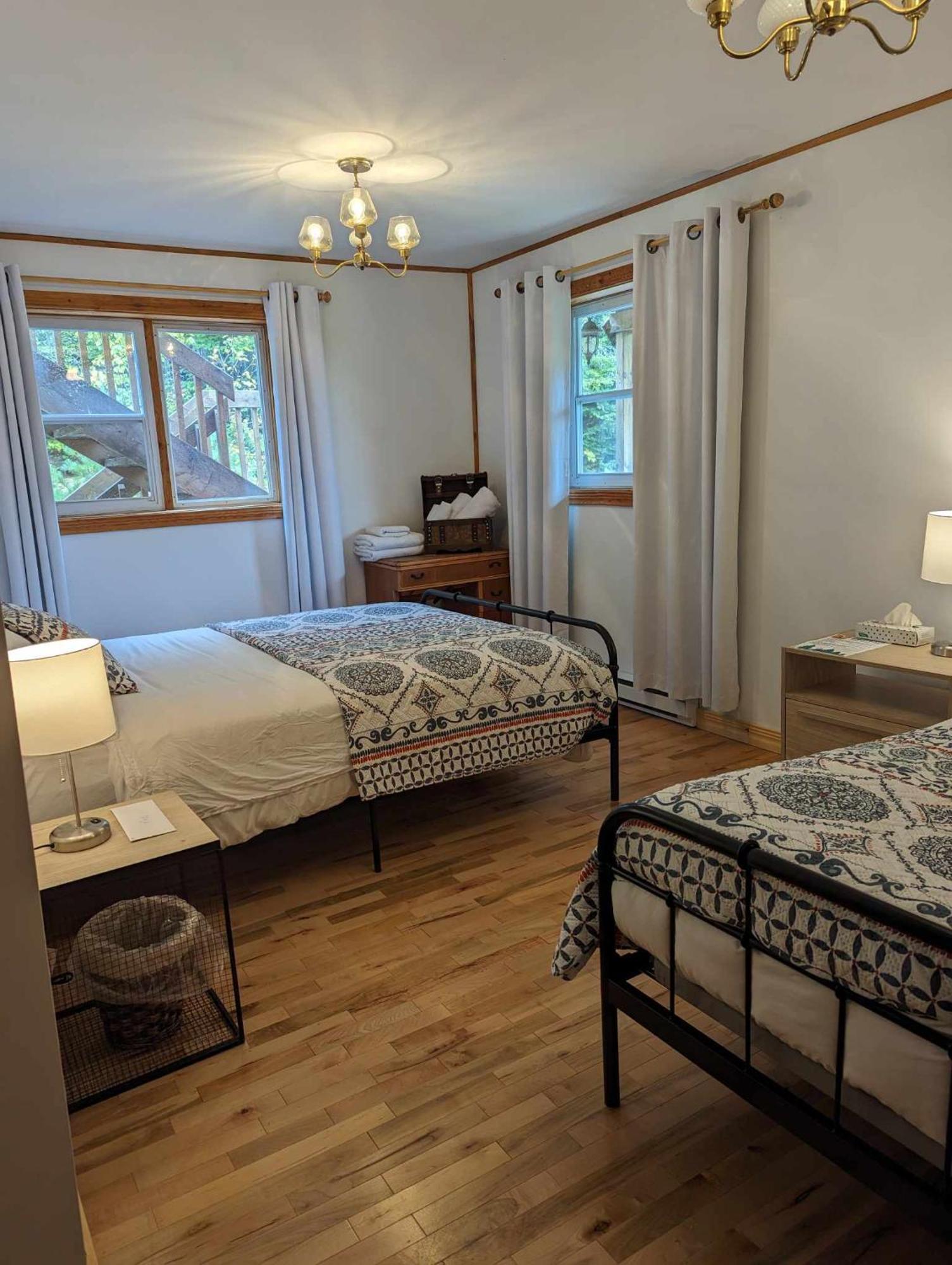 Saint-David-de-Falardeau Auberge Carcajou חדר תמונה